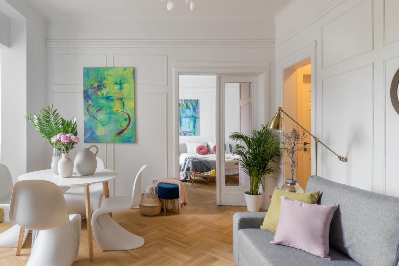 Ferienwohnung Little Paris By Urbanesq Bukarest Exterior foto